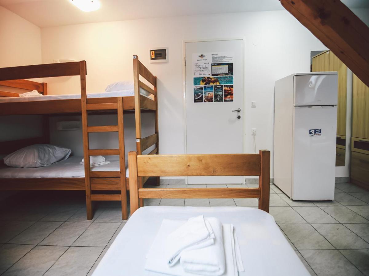 Moon Rocks Hostel Новалья Экстерьер фото