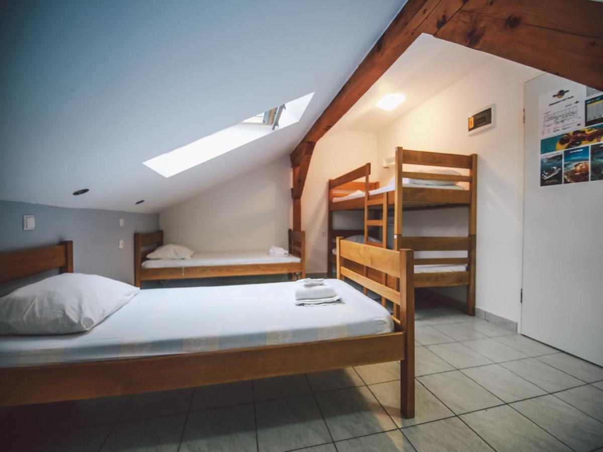 Moon Rocks Hostel Новалья Экстерьер фото