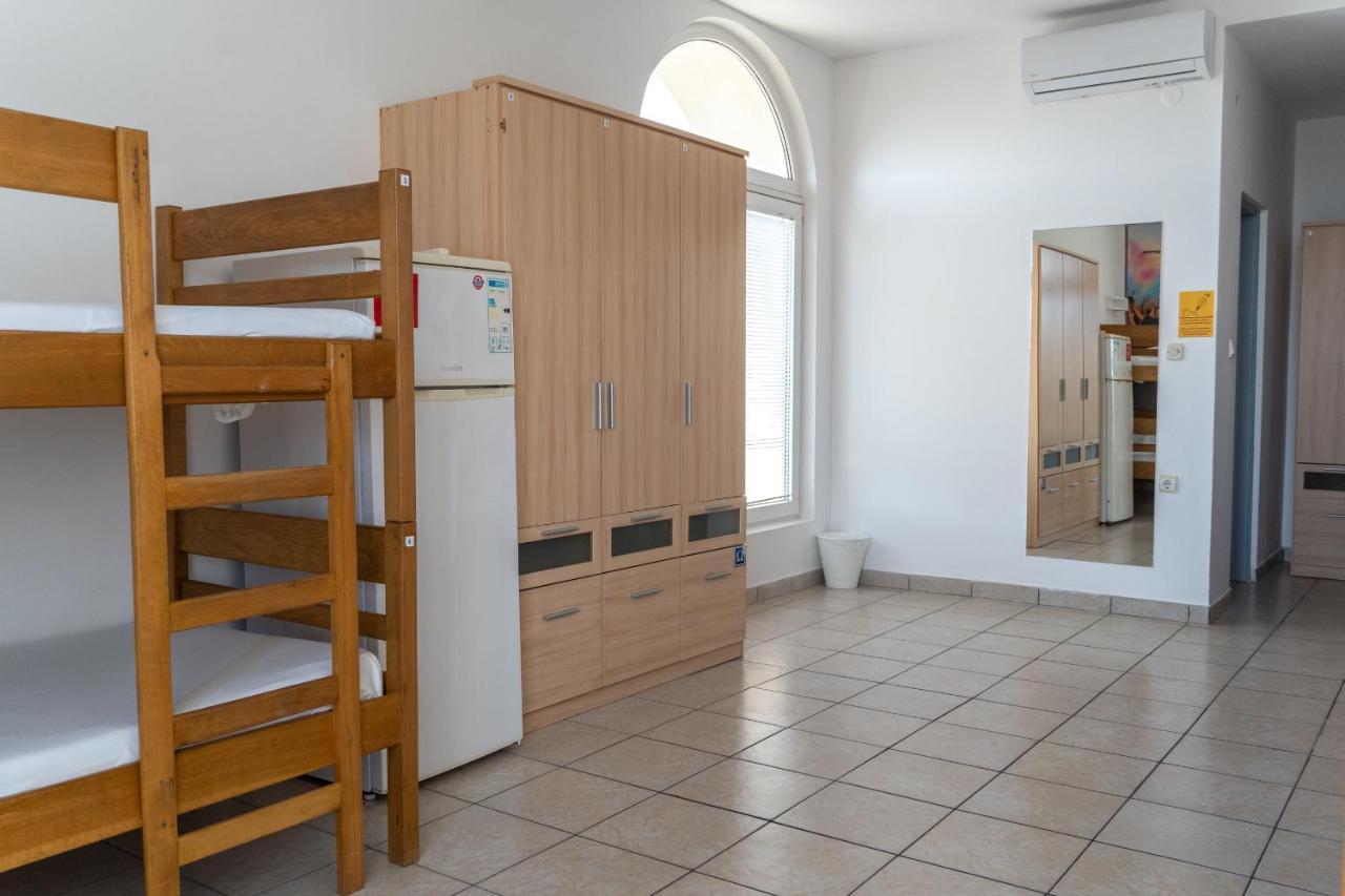 Moon Rocks Hostel Новалья Экстерьер фото