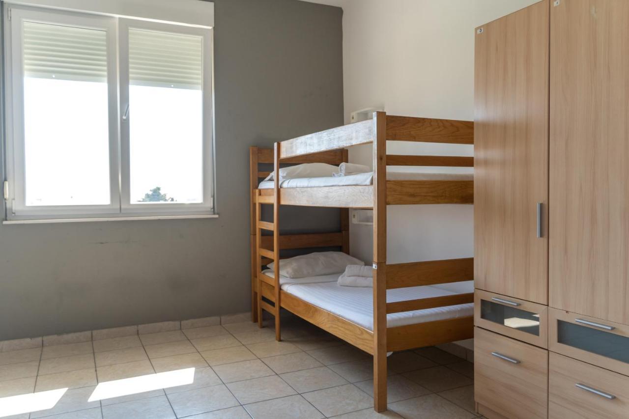 Moon Rocks Hostel Новалья Экстерьер фото