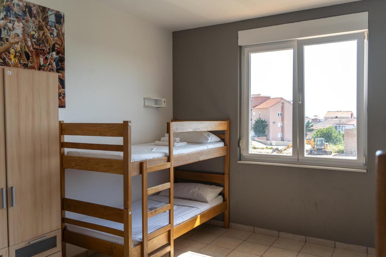 Moon Rocks Hostel Новалья Экстерьер фото