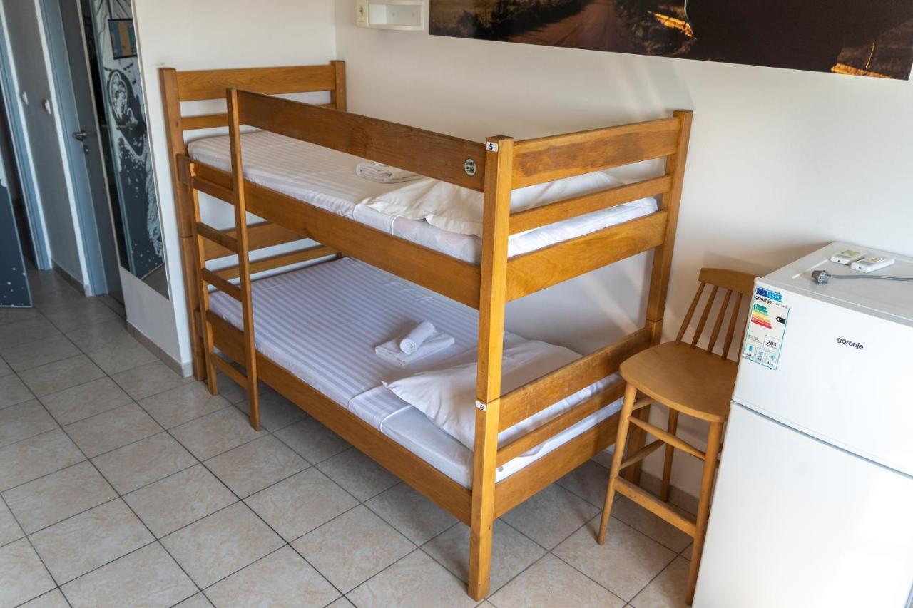 Moon Rocks Hostel Новалья Экстерьер фото