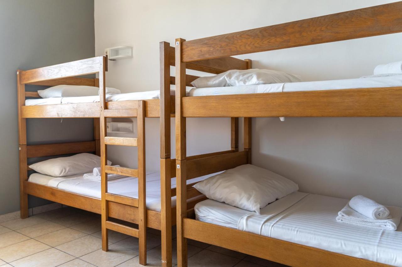 Moon Rocks Hostel Новалья Экстерьер фото