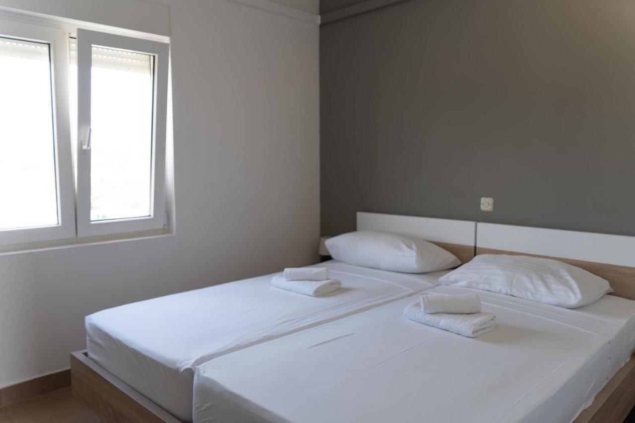 Moon Rocks Hostel Новалья Экстерьер фото