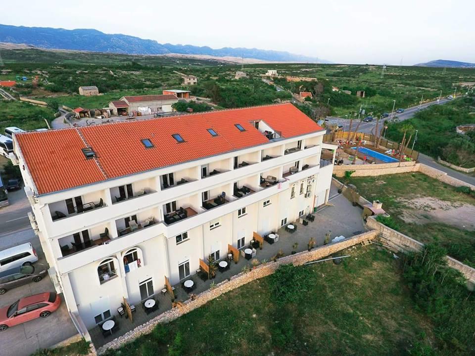 Moon Rocks Hostel Новалья Экстерьер фото