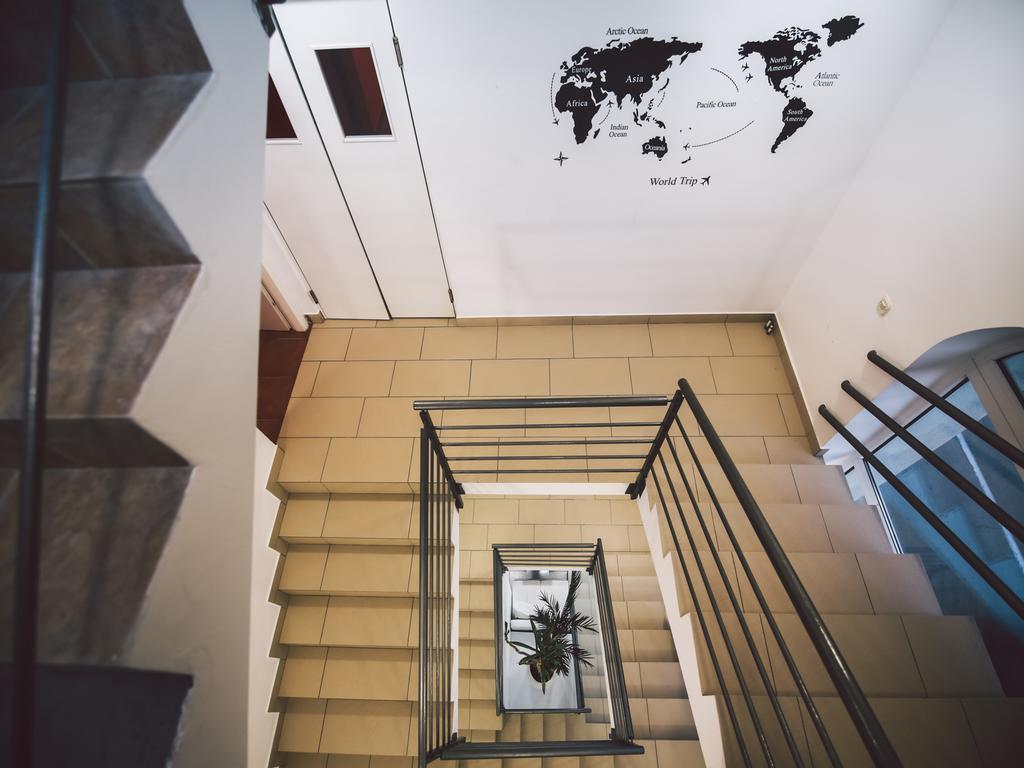 Moon Rocks Hostel Новалья Экстерьер фото